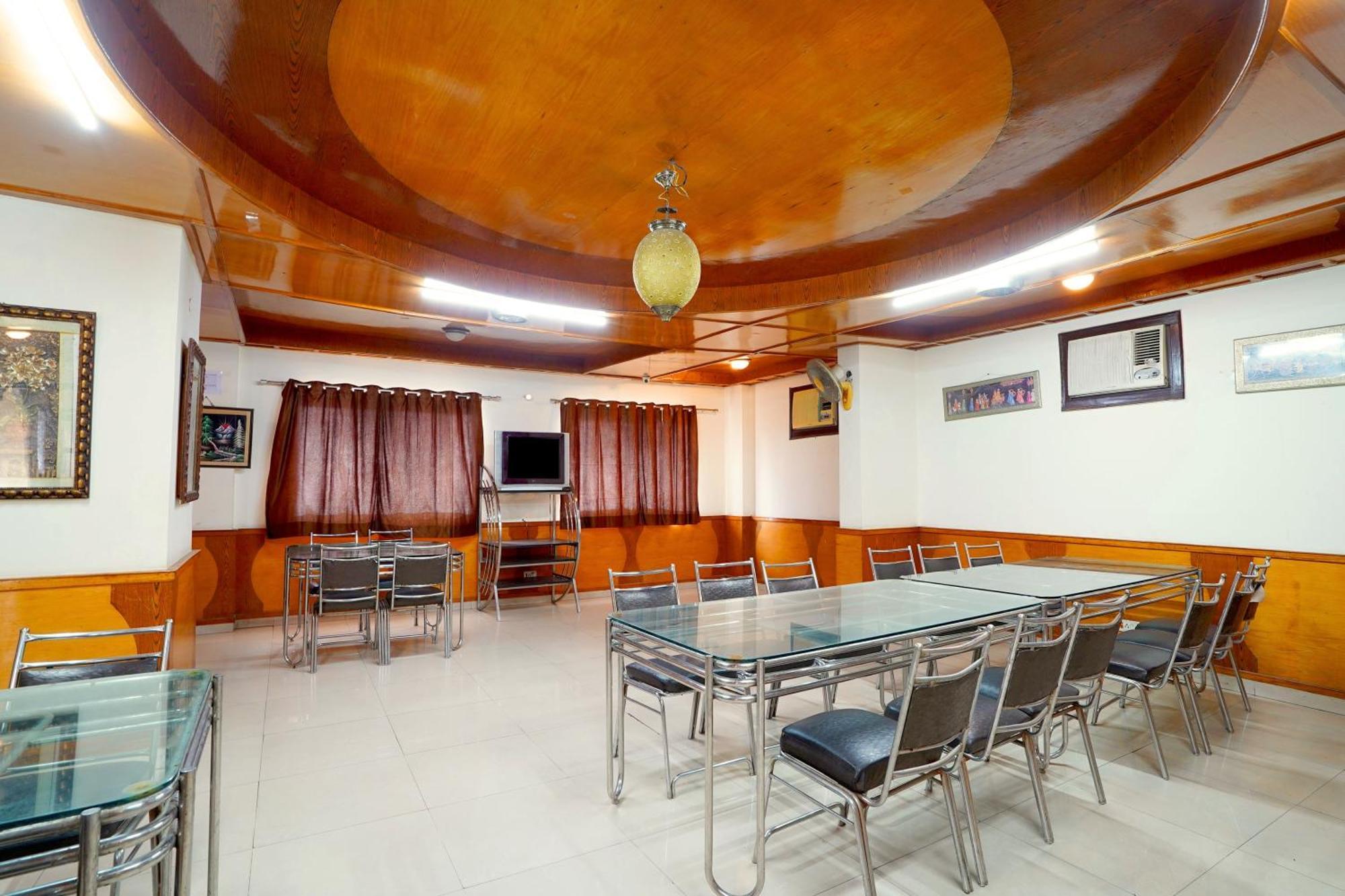 Hotel Vijay Niwas Kukas Buitenkant foto